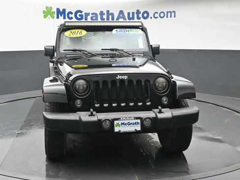 Used 2016 Jeep Wrangler Unlimited Rubicon w/ Max Tow Package AWD/4WD image 5
