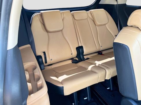 Used 2022 Kia Carnival EX FWD image 27