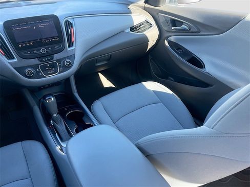 Used 2020 Chevrolet Malibu LS w/ Driver Confidence Package II image 21