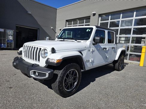 Used 2023 Jeep Gladiator Overland AWD/4WD image 8