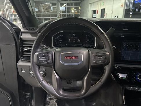 Used 2025 GMC Sierra 2500 AT4 AWD/4WD image 17