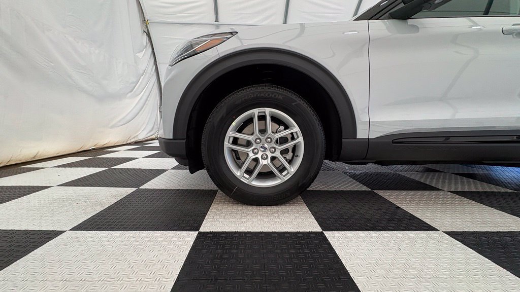 New 2026 Ford Explorer Active AWD/4WD image 11