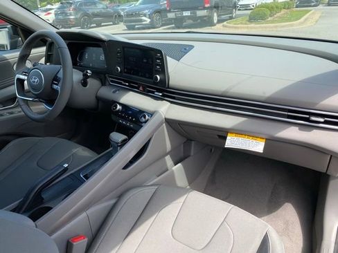 New 2025 Hyundai Elantra Sport FWD image 34