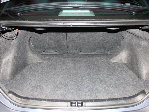 Used 2015 Toyota Corolla L image 27