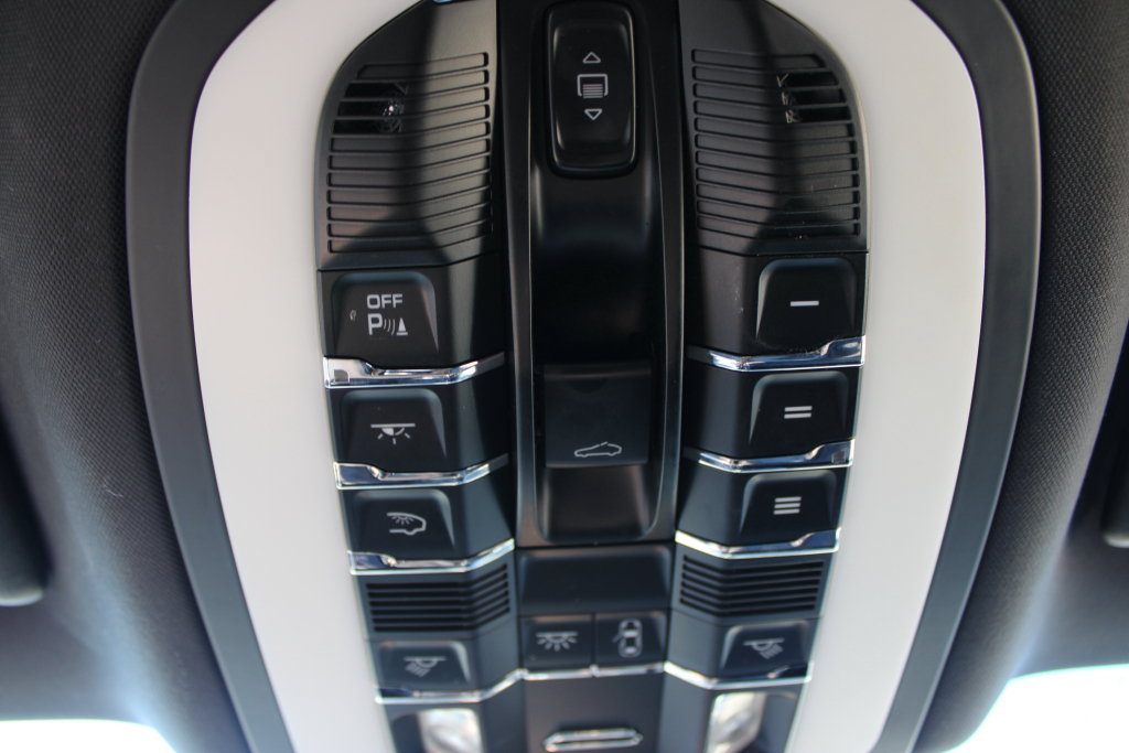 Used 2015 Porsche Macan S AWD/4WD image 20