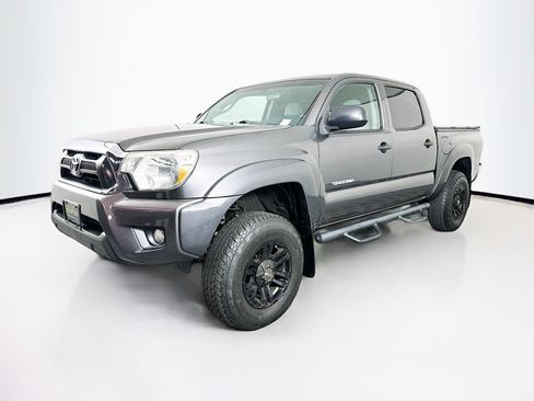 Used 2014 Toyota Tacoma PreRunner image 3
