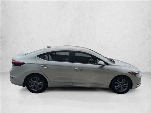 Used 2018 Hyundai Elantra SEL FWD image 4
