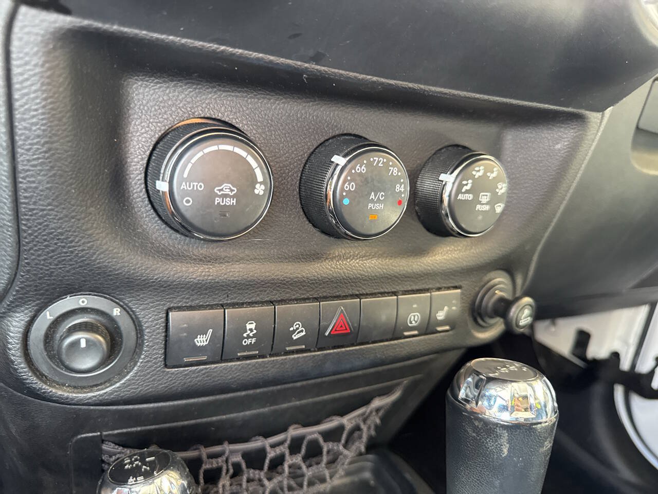 Used 2013 Jeep Wrangler Unlimited Sahara w/ Dual Top Group AWD/4WD image 23