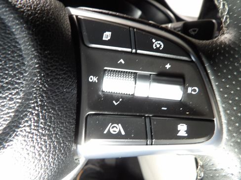 Used 2023 Genesis G70 2.0T AWD/4WD image 21