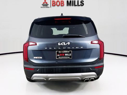 Used 2022 Kia Telluride EX w/ EX Premium Package FWD image 6