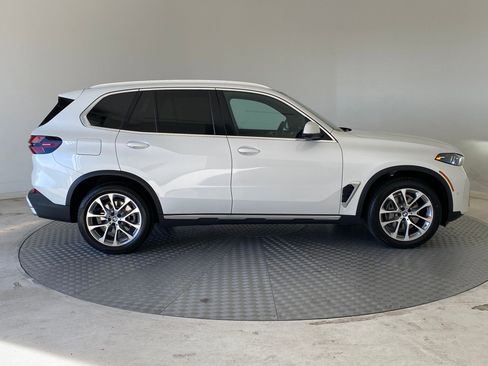 New 2026 BMW X5 xDrive40i w/ Climate Comfort Package image 7