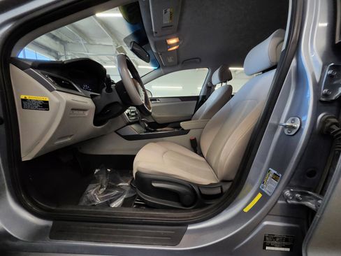Used 2016 Hyundai Sonata SE w/ Cargo Package image 19
