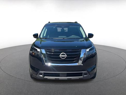 Used 2025 Nissan Pathfinder SV FWD image 4