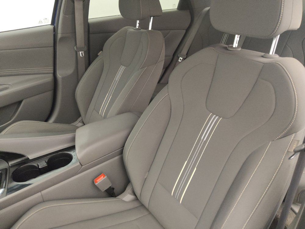 Used 2023 Hyundai Elantra SEL w/ Convenience Package FWD image 17