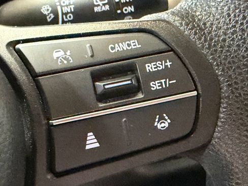 Used 2024 Honda HR-V LX image 6