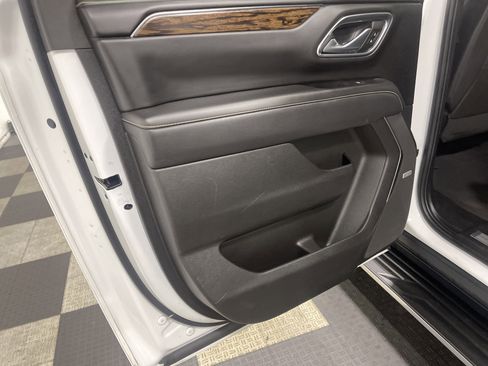 Used 2023 Chevrolet Suburban Premier AWD/4WD image 15