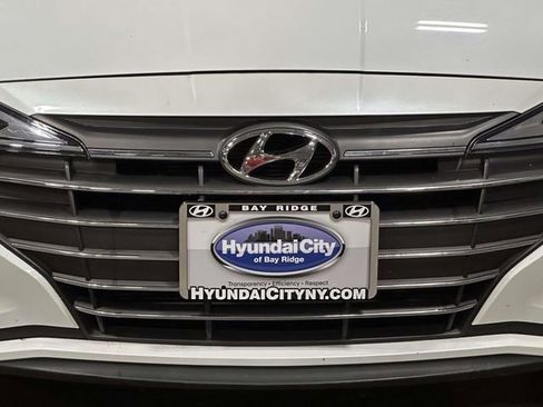 Used 2020 Hyundai Elantra SE w/ Cargo Package (C1) FWD image 11