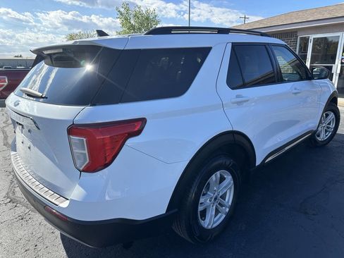Used 2022 Ford Explorer XLT w/ Equipment Group 202A image 7