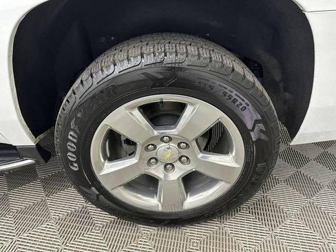 Used 2020 Chevrolet Suburban Premier AWD/4WD image 23