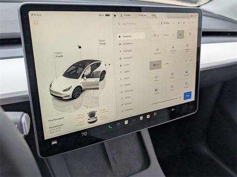 Used 2025 Tesla Model Y Long Range image 17
