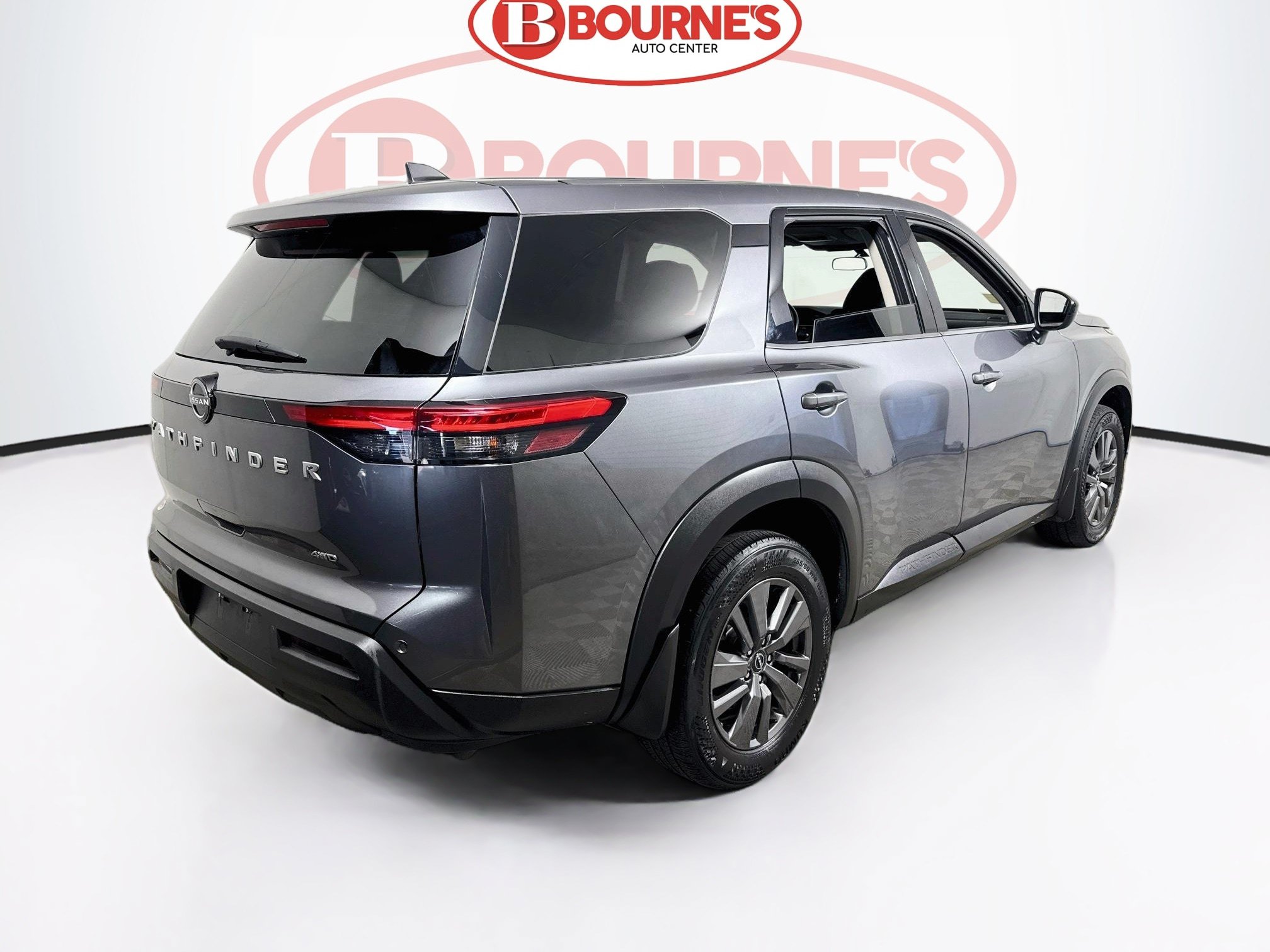 Used 2024 Nissan Pathfinder S AWD/4WD image 9