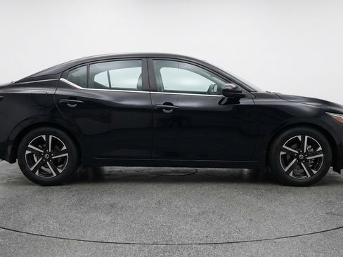 Used 2025 Nissan Sentra SV image 11
