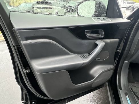 Used 2019 Jaguar F-PACE Premium image 14