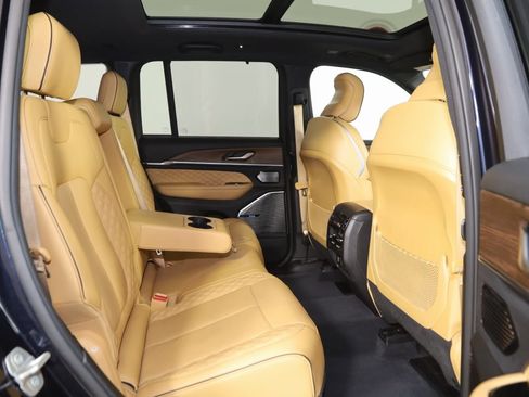 Used 2023 Jeep Grand Cherokee Summit w/ Luxury Tech Group V image 16