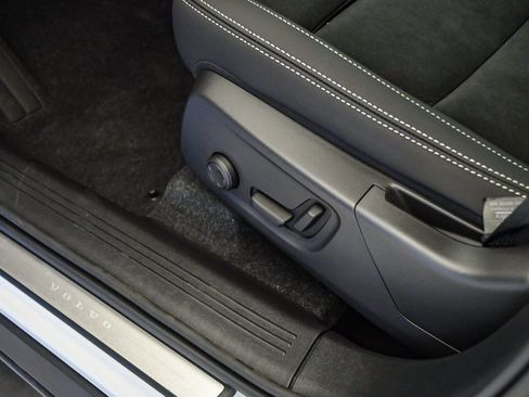 New 2026 Volvo XC40 B5 Ultra w/ Climate Package image 22