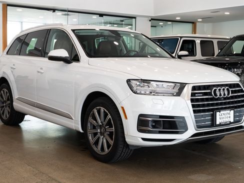 Used 2018 Audi Q7 3.0T Premium Plus w/ Premium Plus Package AWD/4WD image 3