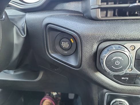 Certified 2024 Jeep Gladiator Sport image 34