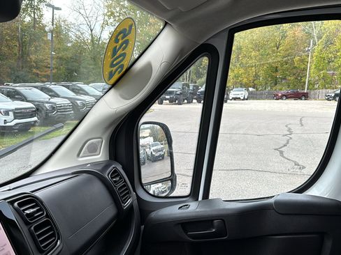 Used 2025 RAM ProMaster 3500 w/ Convenience Group image 22