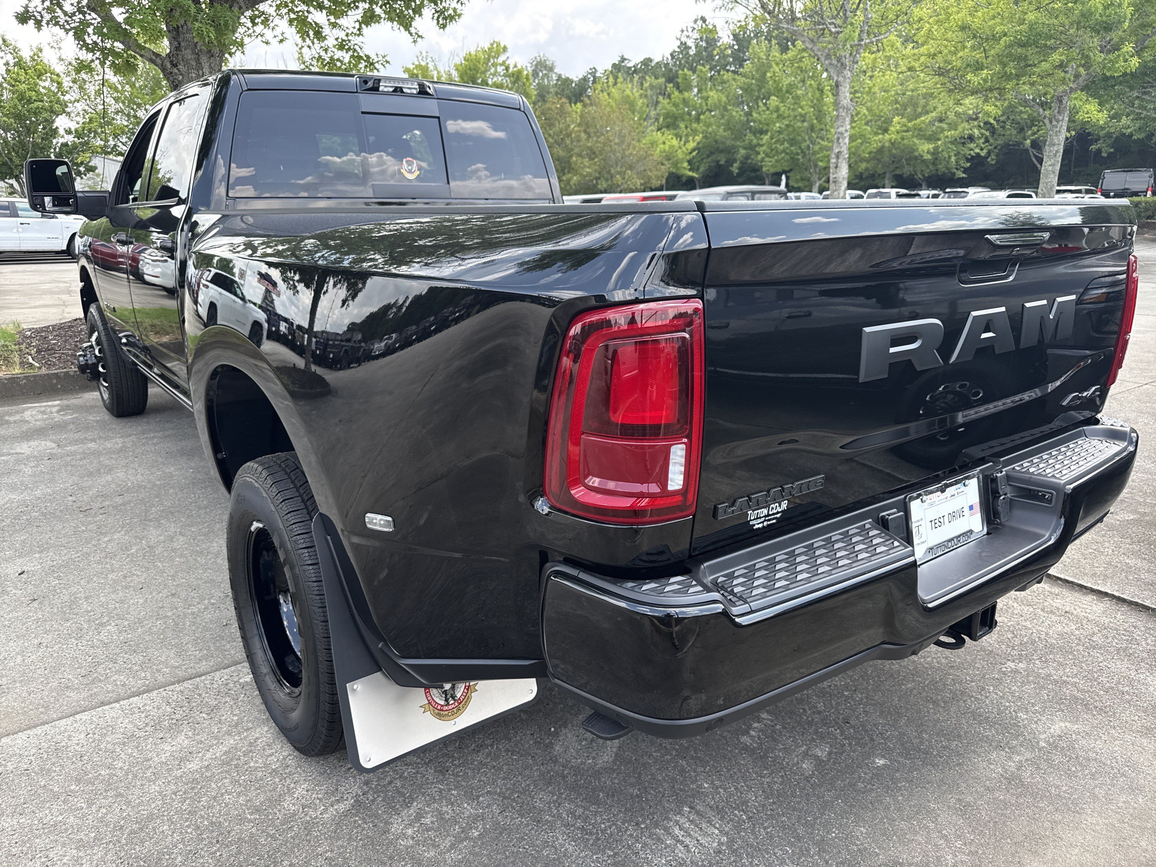 New 2026 RAM 3500 Laramie AWD/4WD image 5