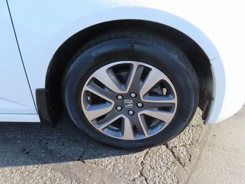 Used 2014 Honda Odyssey Touring image 10
