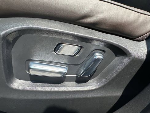 Certified 2025 MAZDA CX-5 Signature image 17