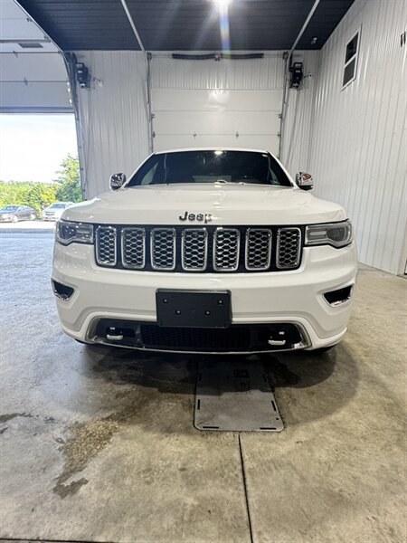 Used 2020 Jeep Grand Cherokee Overland AWD/4WD image 4
