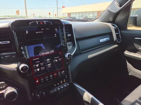 Used 2021 RAM 1500 Big Horn AWD/4WD image 40