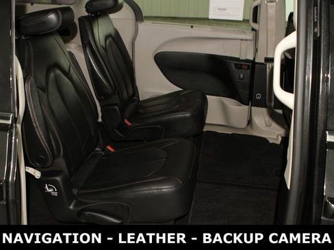 Used 2020 Chrysler Pacifica Touring-L Plus w/ Tire & Wheel Group image 26