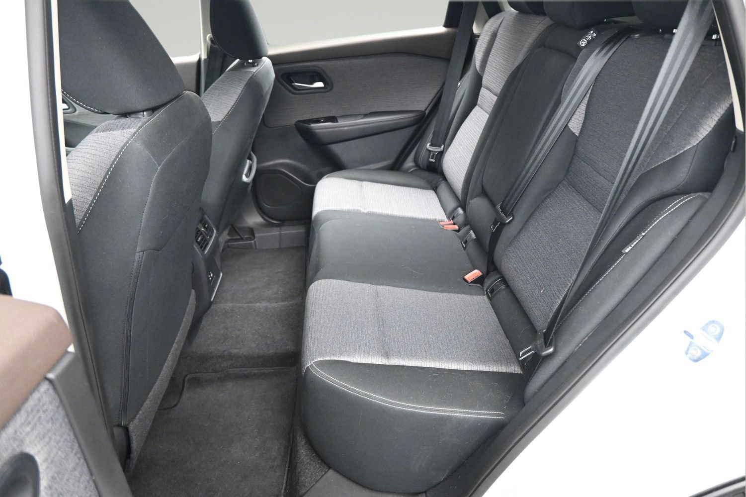 Certified 2023 Nissan Rogue SV FWD image 11