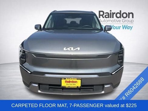 Used 2024 Kia EV9 Wind AWD/4WD image 2