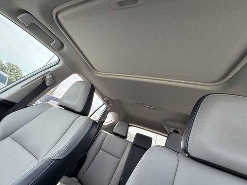 Used 2018 Toyota RAV4 Limited FWD image 33