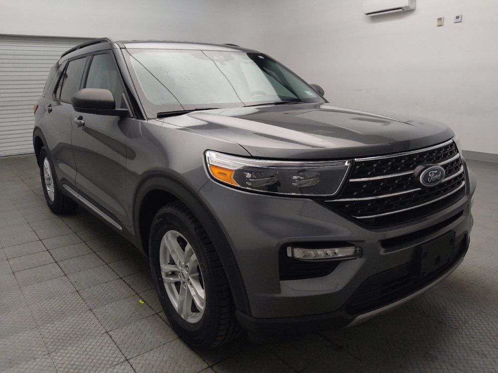 Used 2023 Ford Explorer XLT w/ Equipment Group 202A RWD image 13