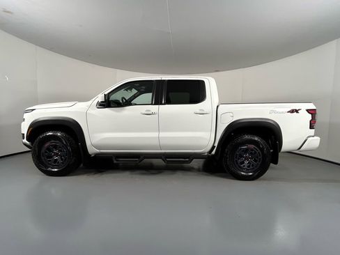 Used 2025 Nissan Frontier PRO-4X image 4
