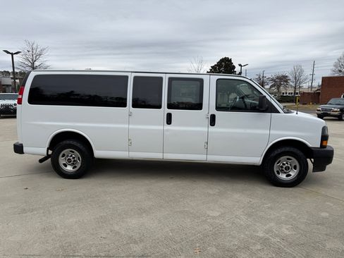 Used 2023 GMC Savana 3500 LS image 6