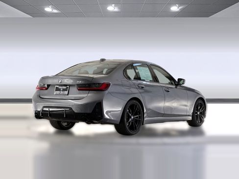 Used 2023 BMW 330i Sedan w/ M Sport Package image 9