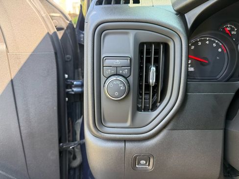 Used 2020 Chevrolet Silverado 1500 Custom w/ Custom Value Package RWD image 18