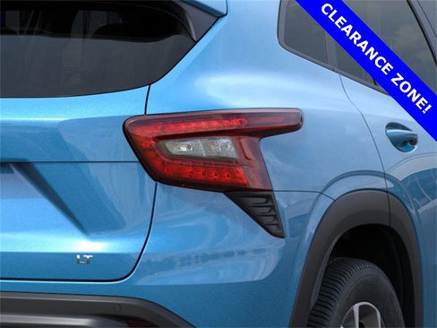 New 2025 Chevrolet Trax LT w/ Driver Confidence Package image 11