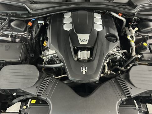 Used 2021 Maserati Ghibli RWD image 34