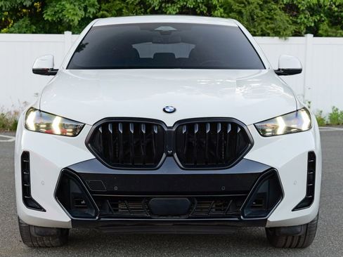 Used 2024 BMW X6 xDrive40i w/ Premium Package AWD/4WD image 2