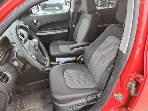 Used 2011 Chevrolet HHR LT image 16